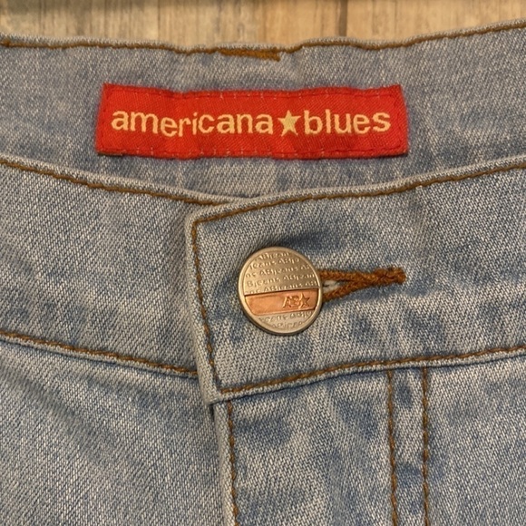 Americana Blues Boutique Womens Cut out embroidered capris | Size 12 | NWOT - Picture 3 of 12